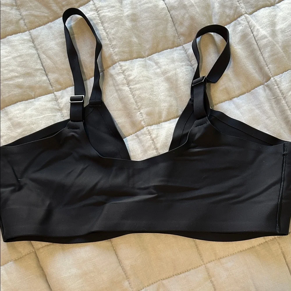 Parade Women's Sleek Black Bralette - Picture 3 of 4
